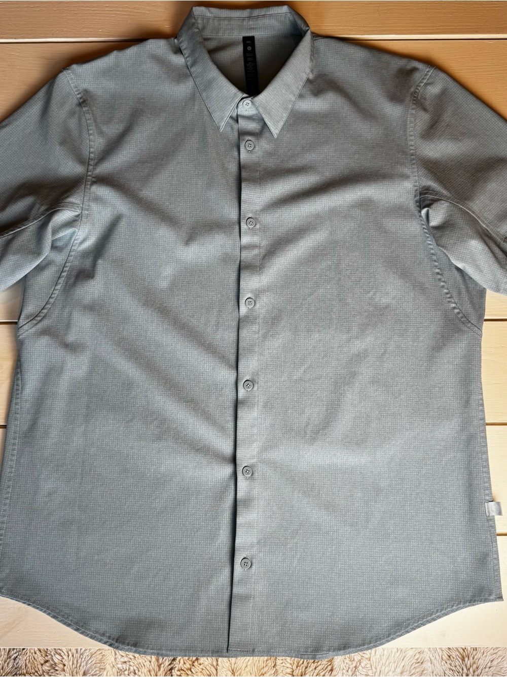 Lululemon Airing Easy Men's Classic Button-Up Short Sleeve Shirt